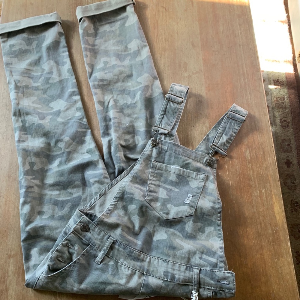 Ripped camo overalls - Picture 4 of 6